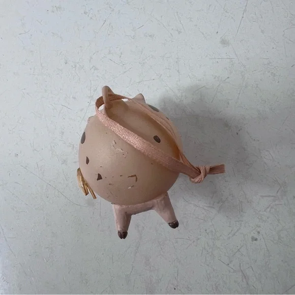 Pink Pig round ornament - Picture 8 of 12